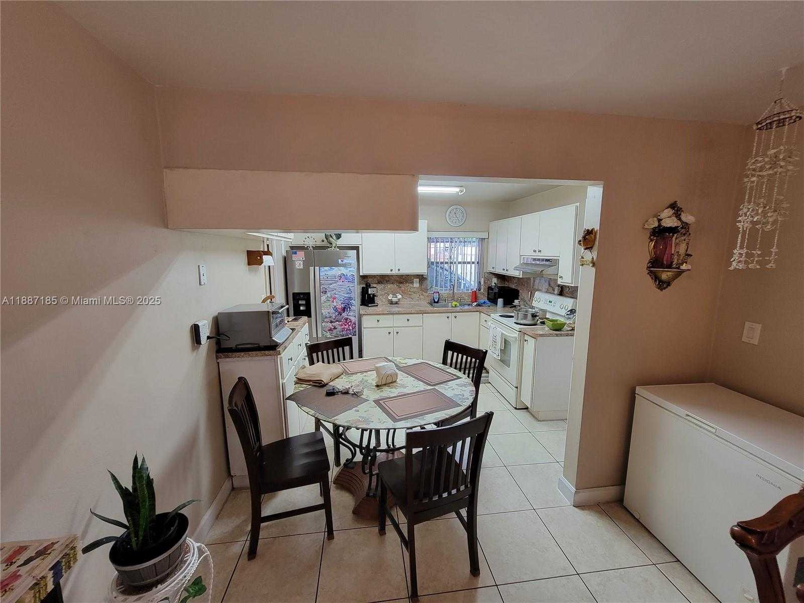 Small Image of 17231 NORTH WEST 53RD PL, Miami Gardens Number 7