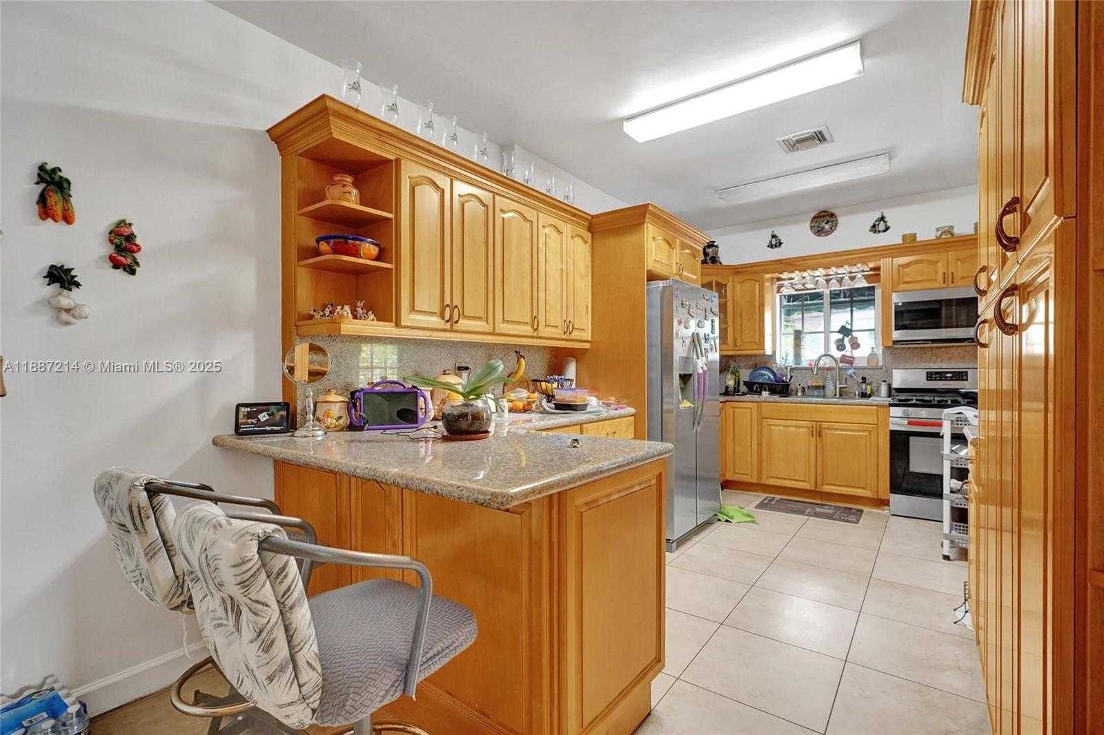 Small Image of 2024 ALTON, Miami Beach Number 12