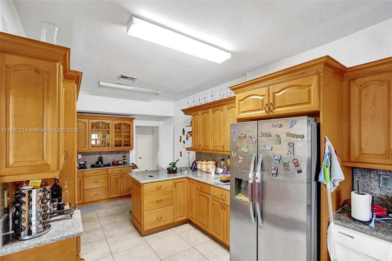 Small Image of 2024 ALTON, Miami Beach Number 13
