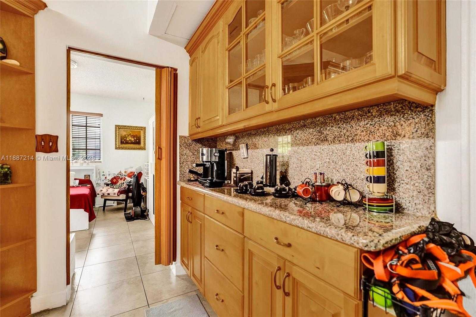 Small Image of 2024 ALTON, Miami Beach Number 14