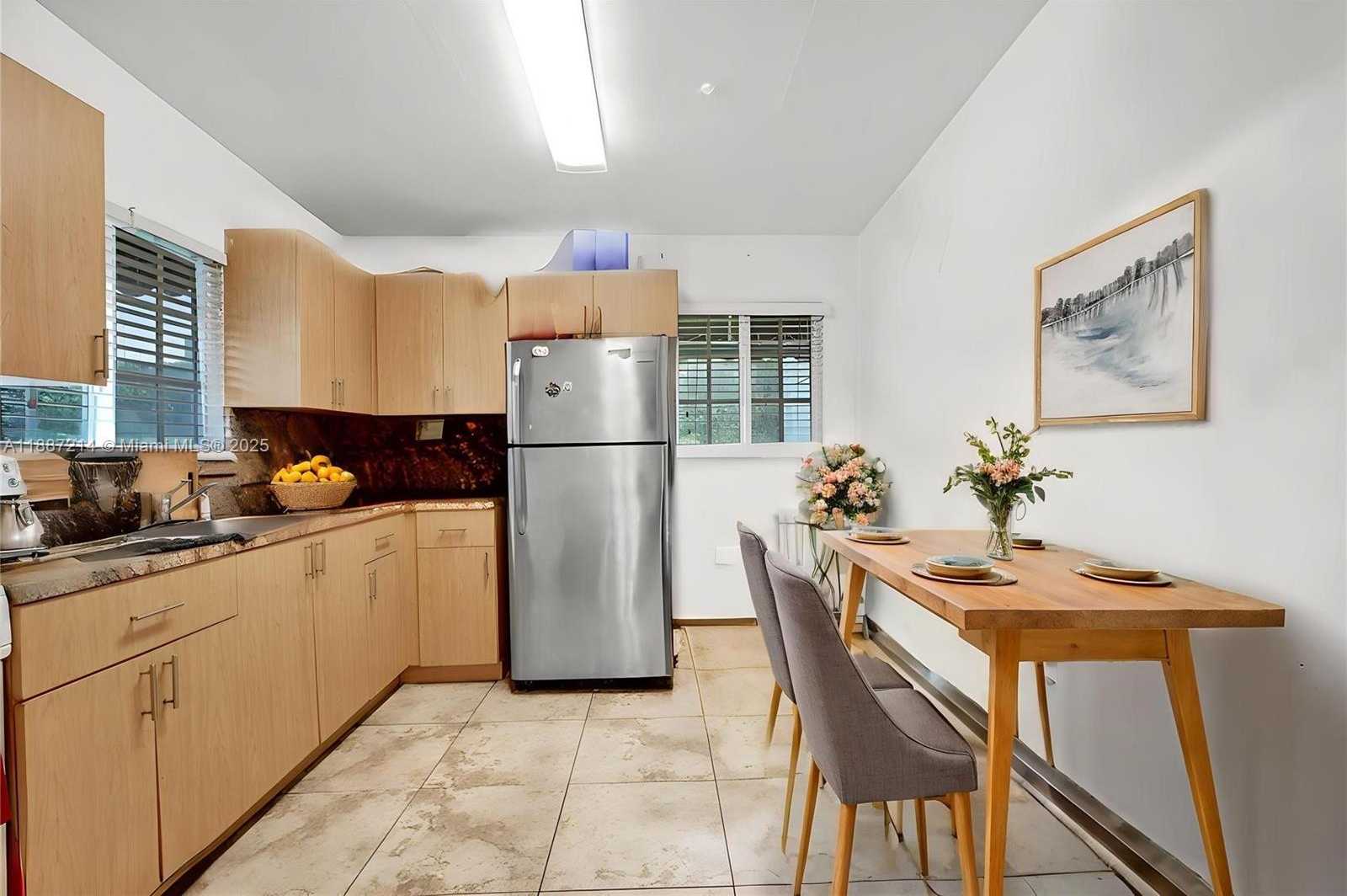 Small Image of 2024 ALTON, Miami Beach Number 19