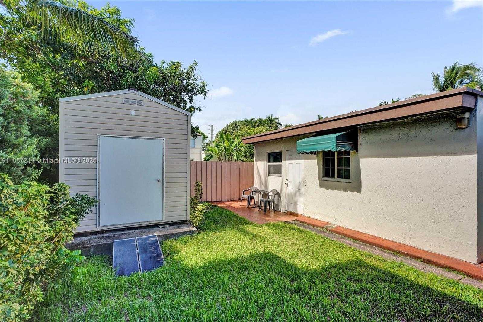 Small Image of 2024 ALTON, Miami Beach Number 33