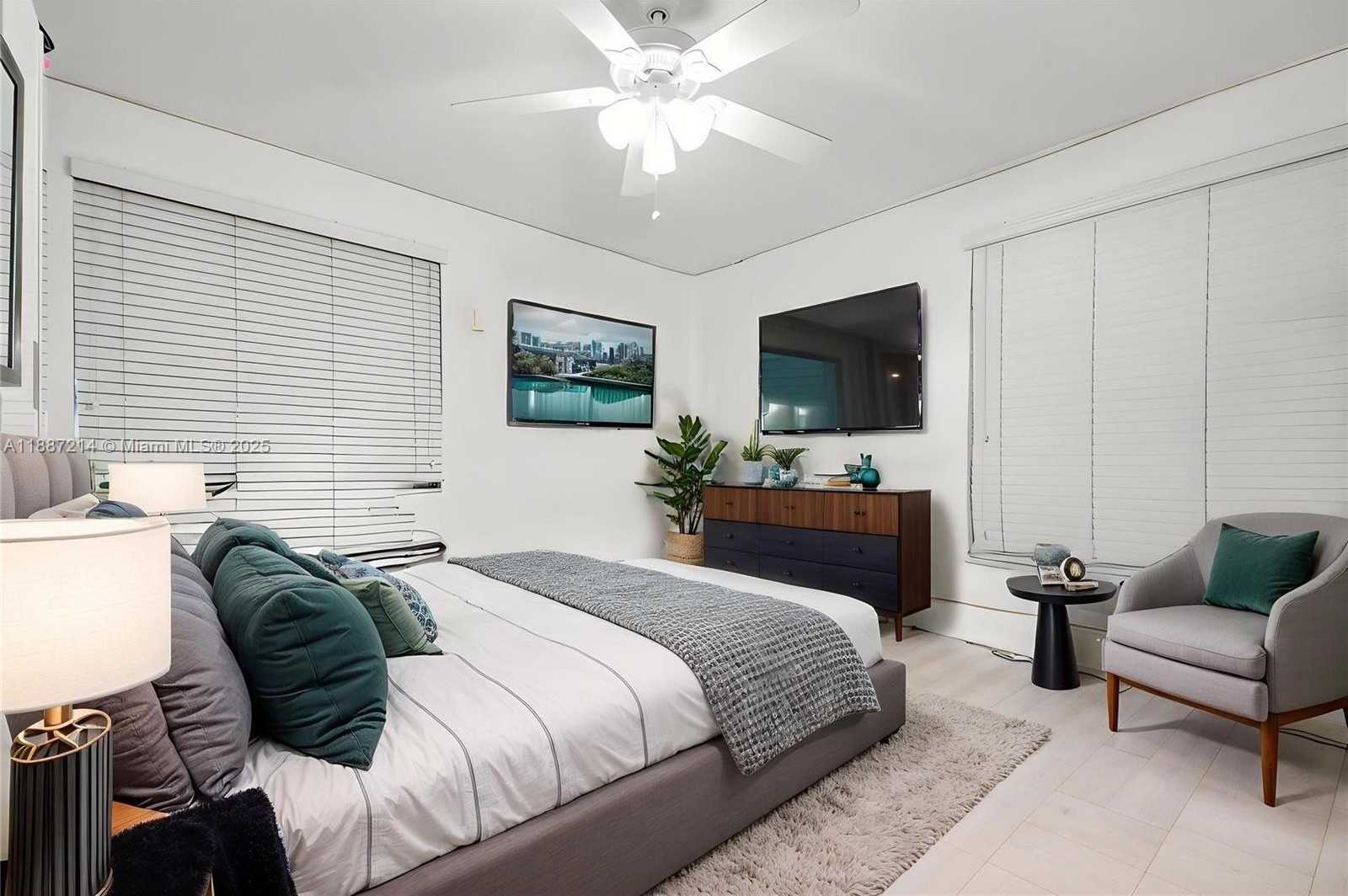 Small Image of 2024 ALTON, Miami Beach Number 39
