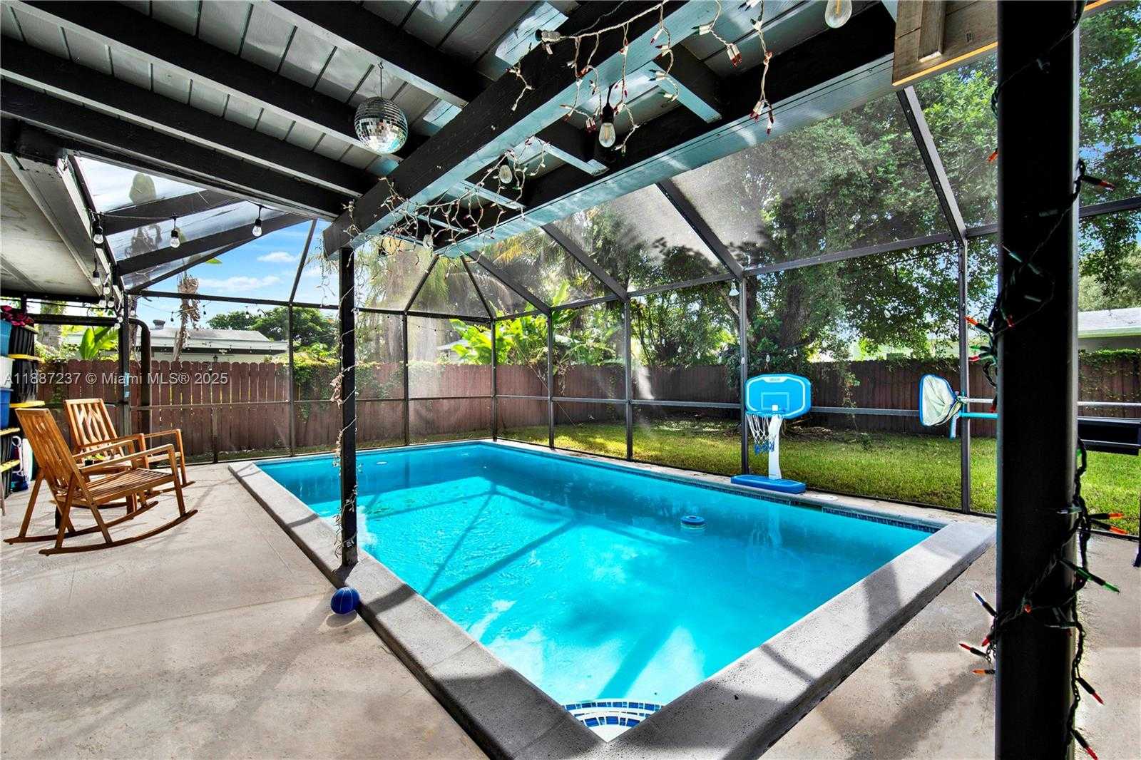 Small Image of 8780 SOUTH WEST 200TH ST, Cutler Bay Number 27