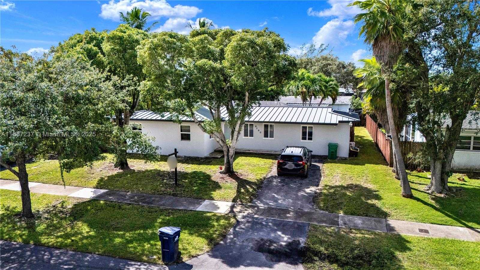 Small Image of 8780 SOUTH WEST 200TH ST, Cutler Bay Number 3
