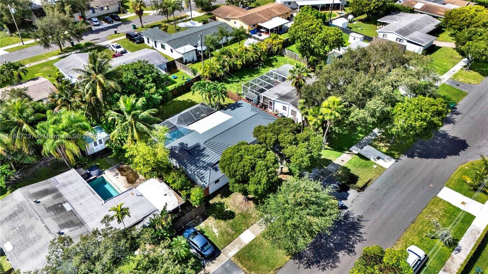 Small Image of 8780 SOUTH WEST 200TH ST, Cutler Bay Number 34