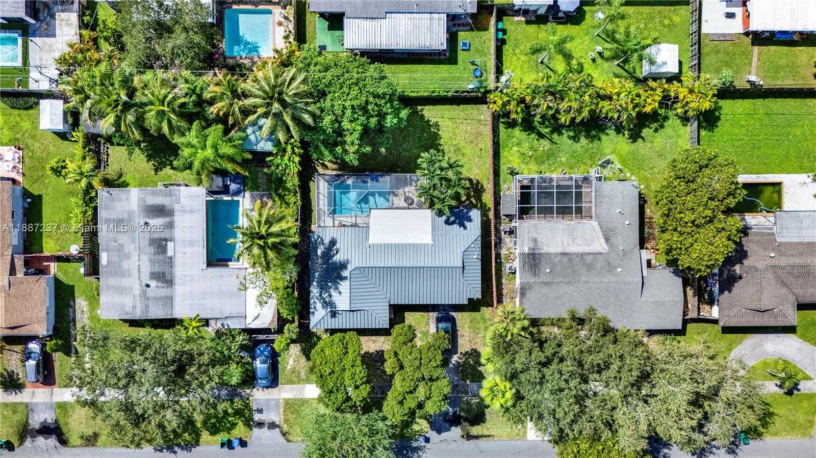 Small Image of 8780 SOUTH WEST 200TH ST, Cutler Bay Number 35