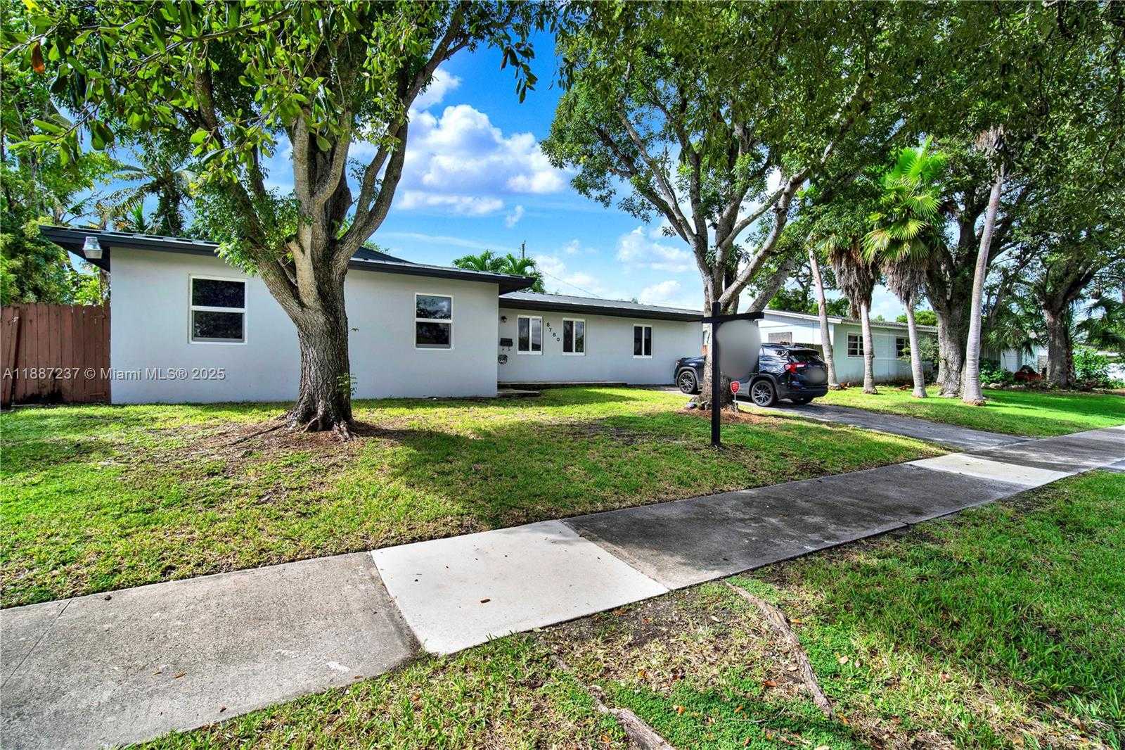 Small Image of 8780 SOUTH WEST 200TH ST, Cutler Bay Number 4