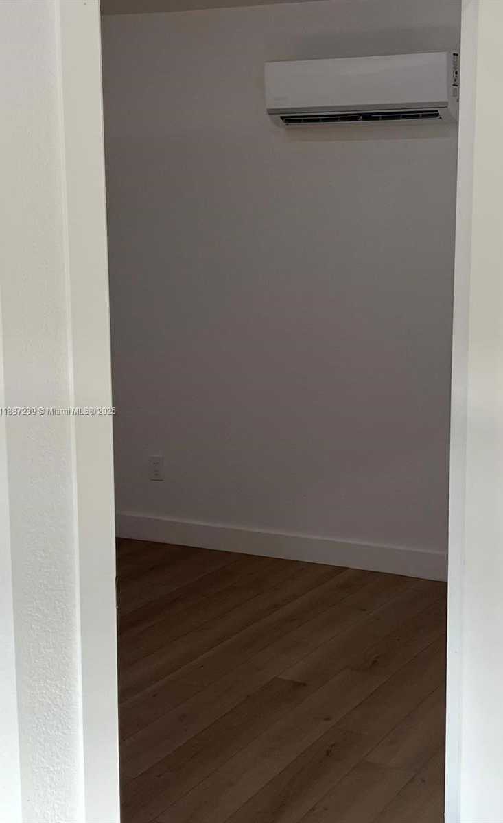 Small Image of 9955 PAN AMERICAN DR, Cutler Bay Number 4