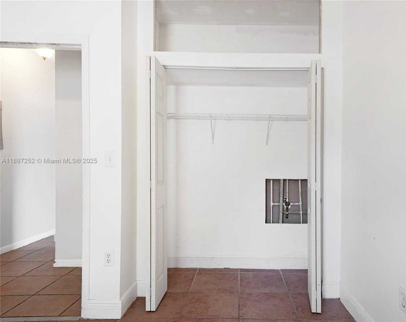 Small Image of 7978 NORTH WEST 200TH ST, Hialeah Number 19
