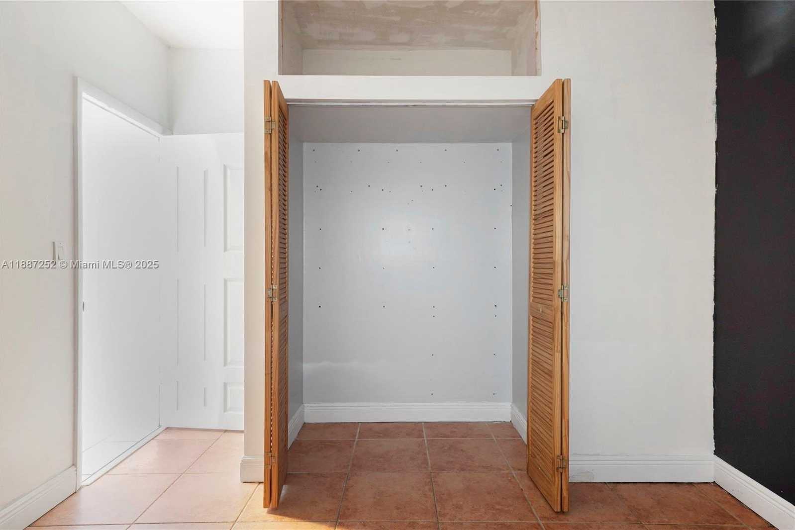 Small Image of 7978 NORTH WEST 200TH ST, Hialeah Number 21