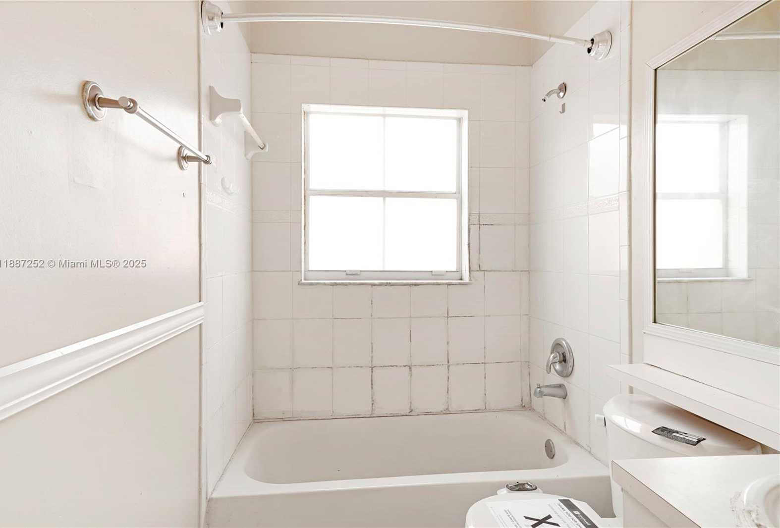 Small Image of 7978 NORTH WEST 200TH ST, Hialeah Number 22