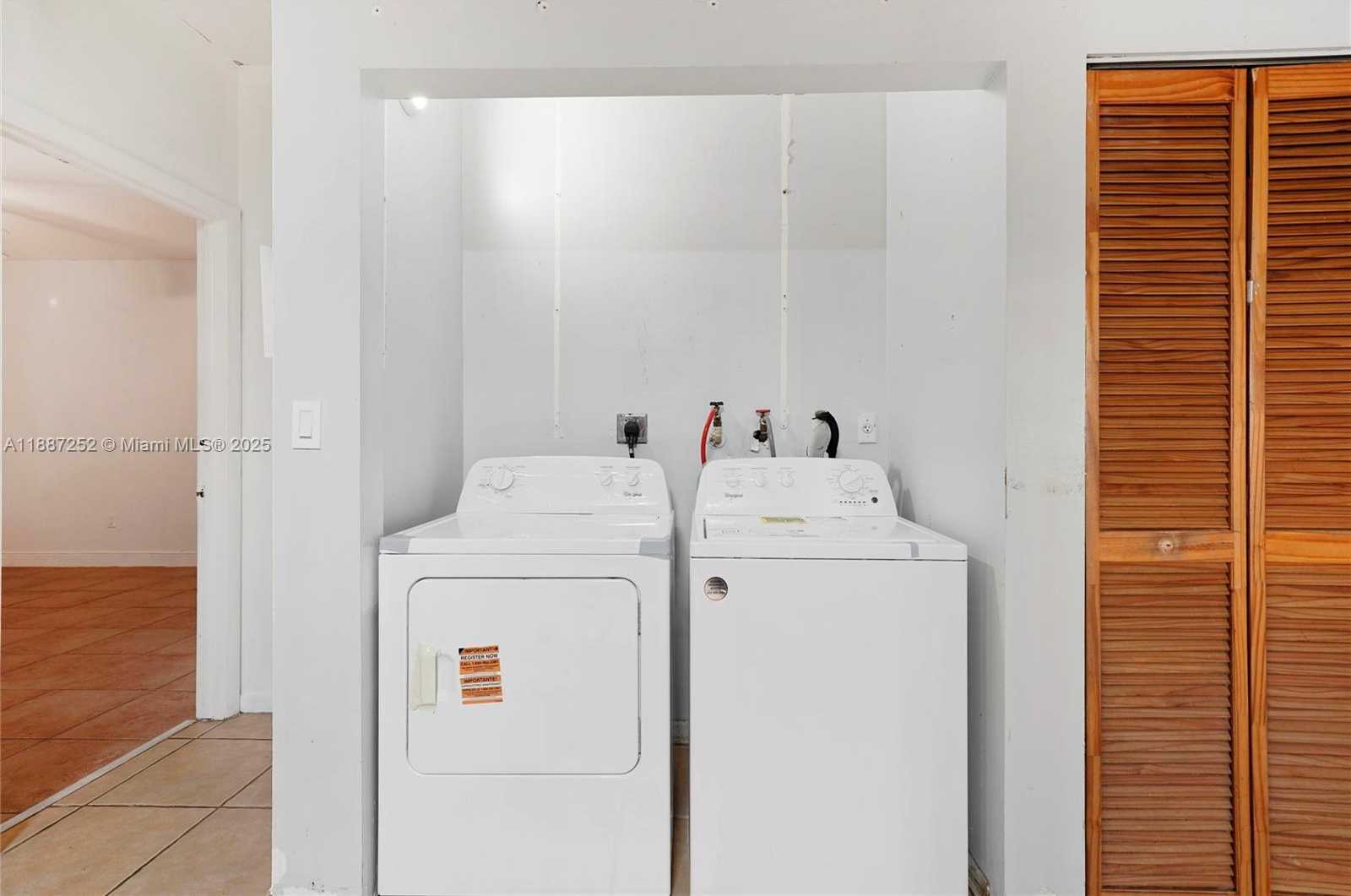 Small Image of 7978 NORTH WEST 200TH ST, Hialeah Number 24