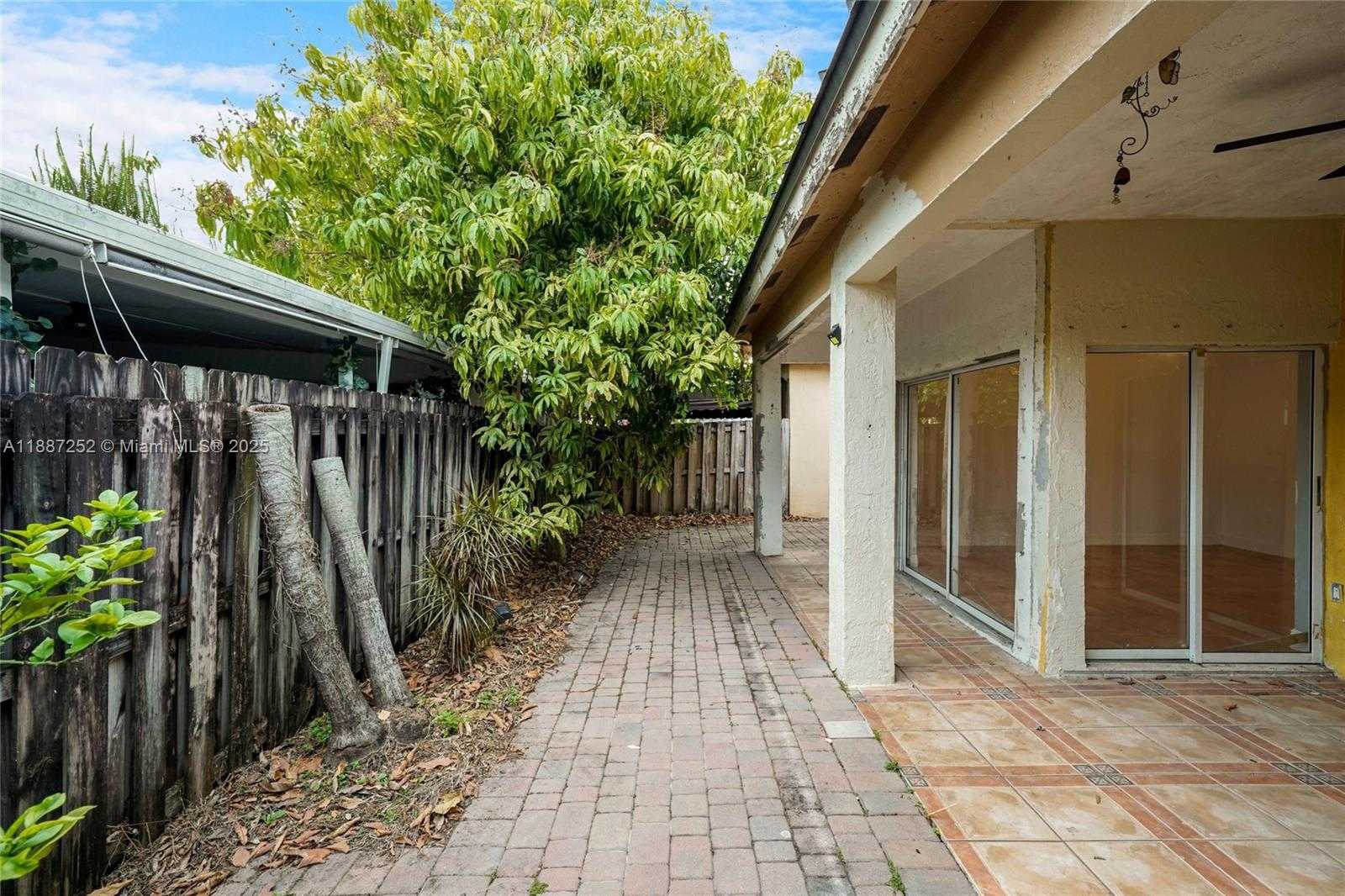 Small Image of 7978 NORTH WEST 200TH ST, Hialeah Number 31