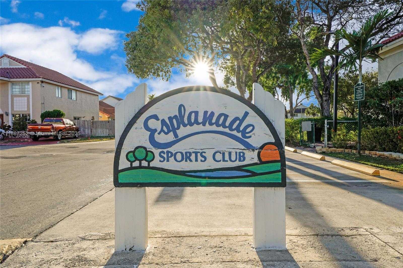 Small Image of 7978 NORTH WEST 200TH ST, Hialeah Number 37