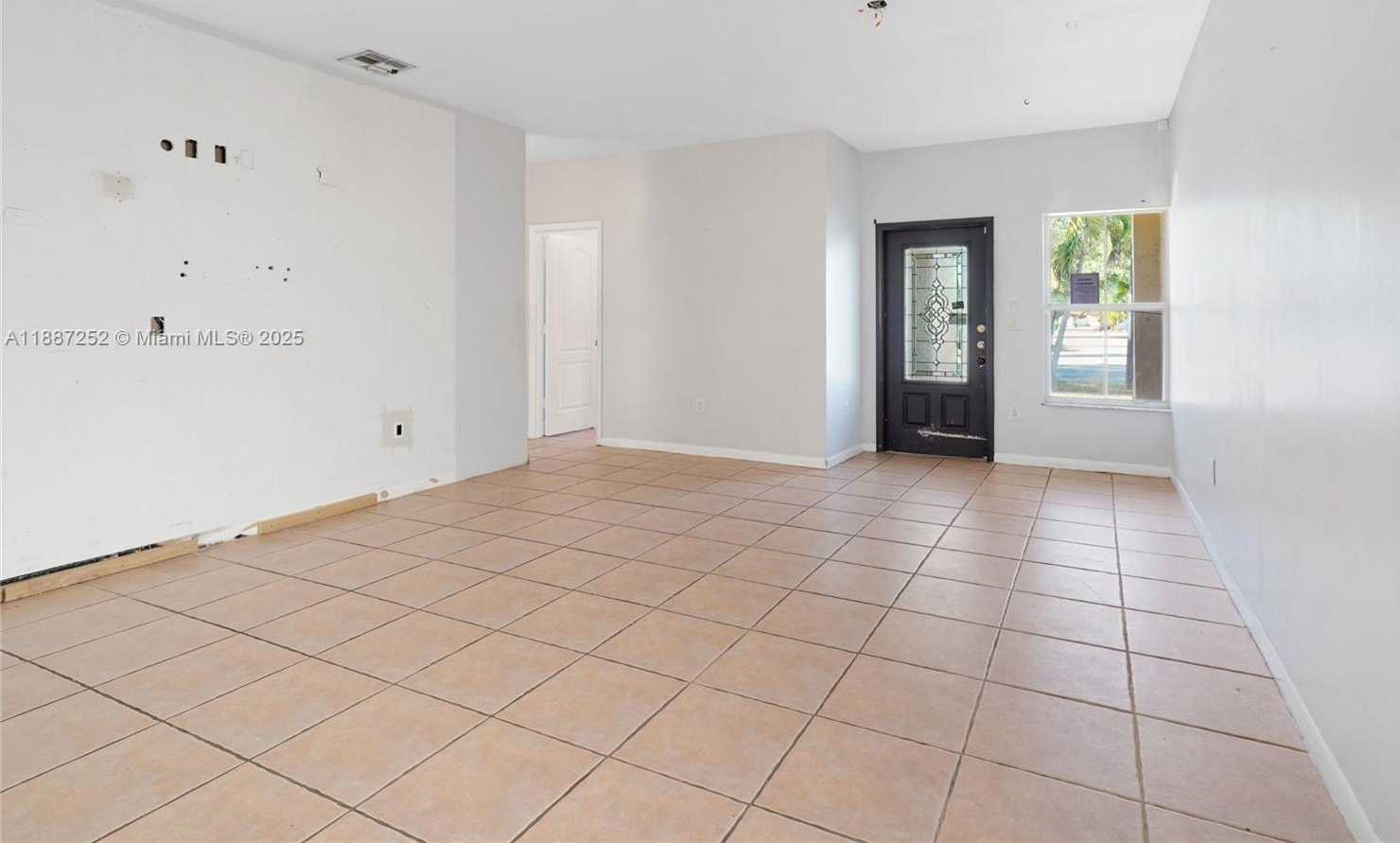 Small Image of 7978 NORTH WEST 200TH ST, Hialeah Number 4
