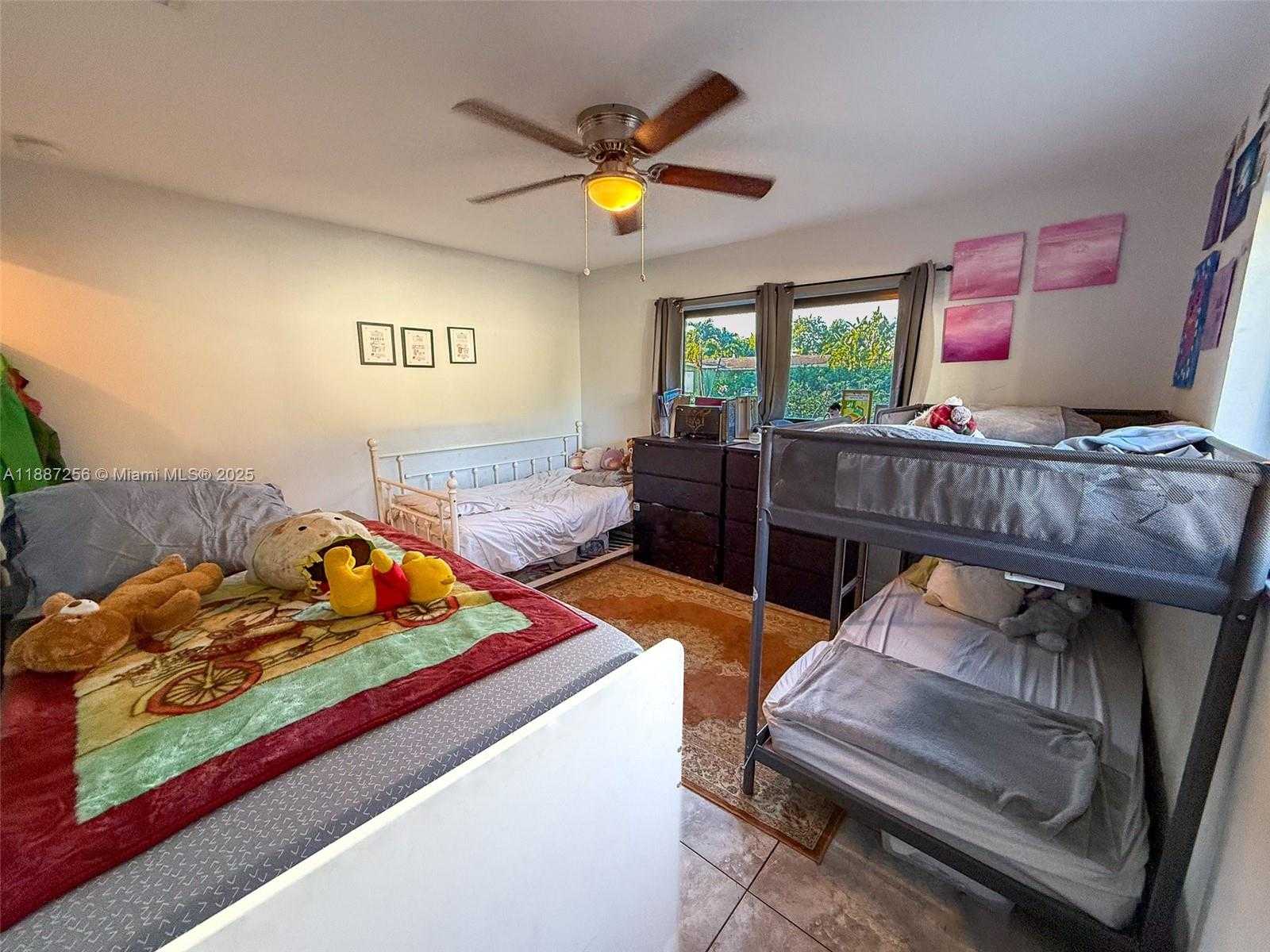 Small Image of 6630 CHARLESTON ST, Hollywood Number 13