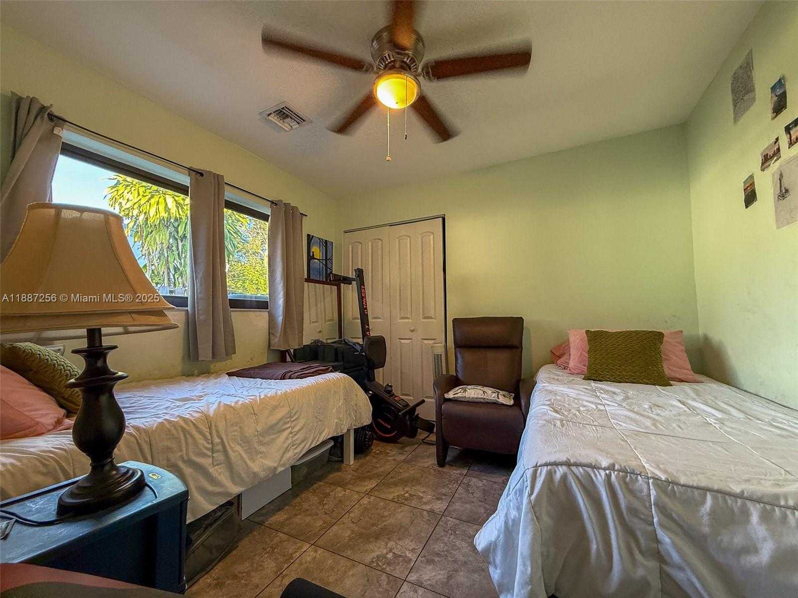 Small Image of 6630 CHARLESTON ST, Hollywood Number 7
