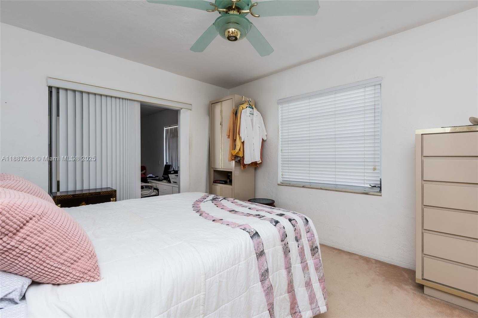 Small Image of 1431 WILEY ST, Hollywood Number 11