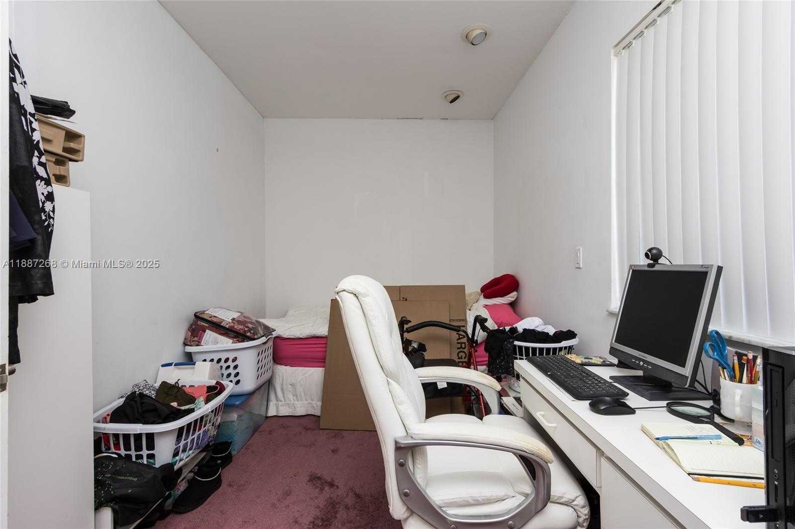 Small Image of 1431 WILEY ST, Hollywood Number 13