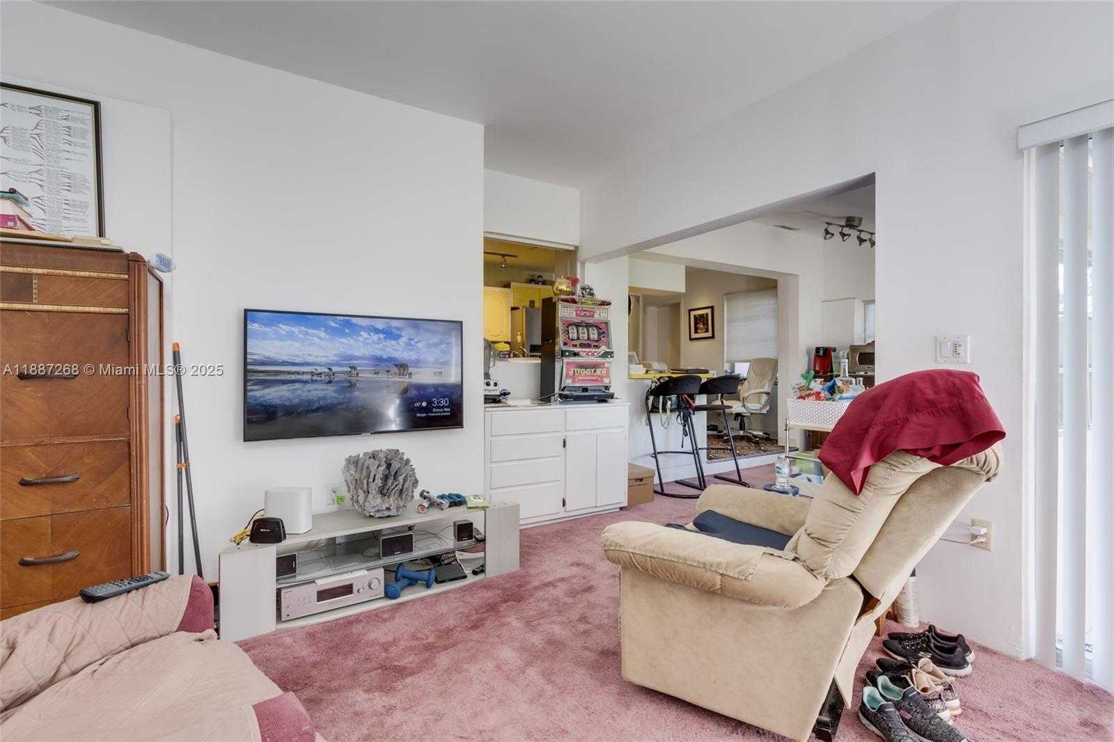 Small Image of 1431 WILEY ST, Hollywood Number 15