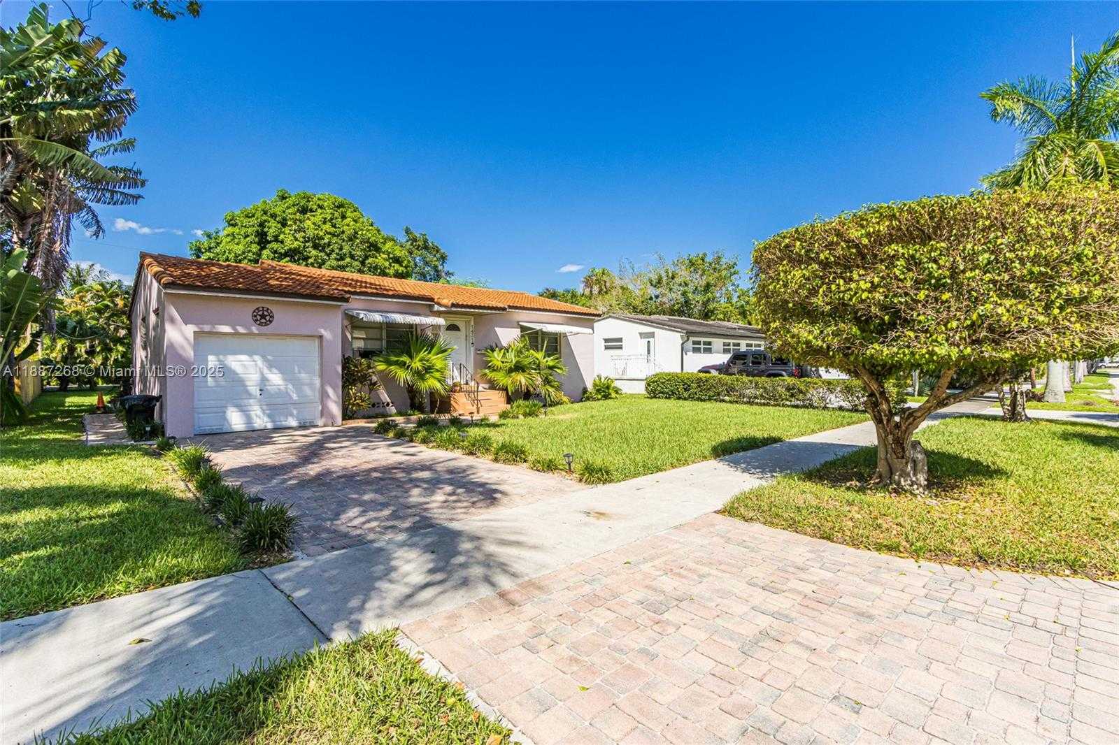 Small Image of 1431 WILEY ST, Hollywood Number 2