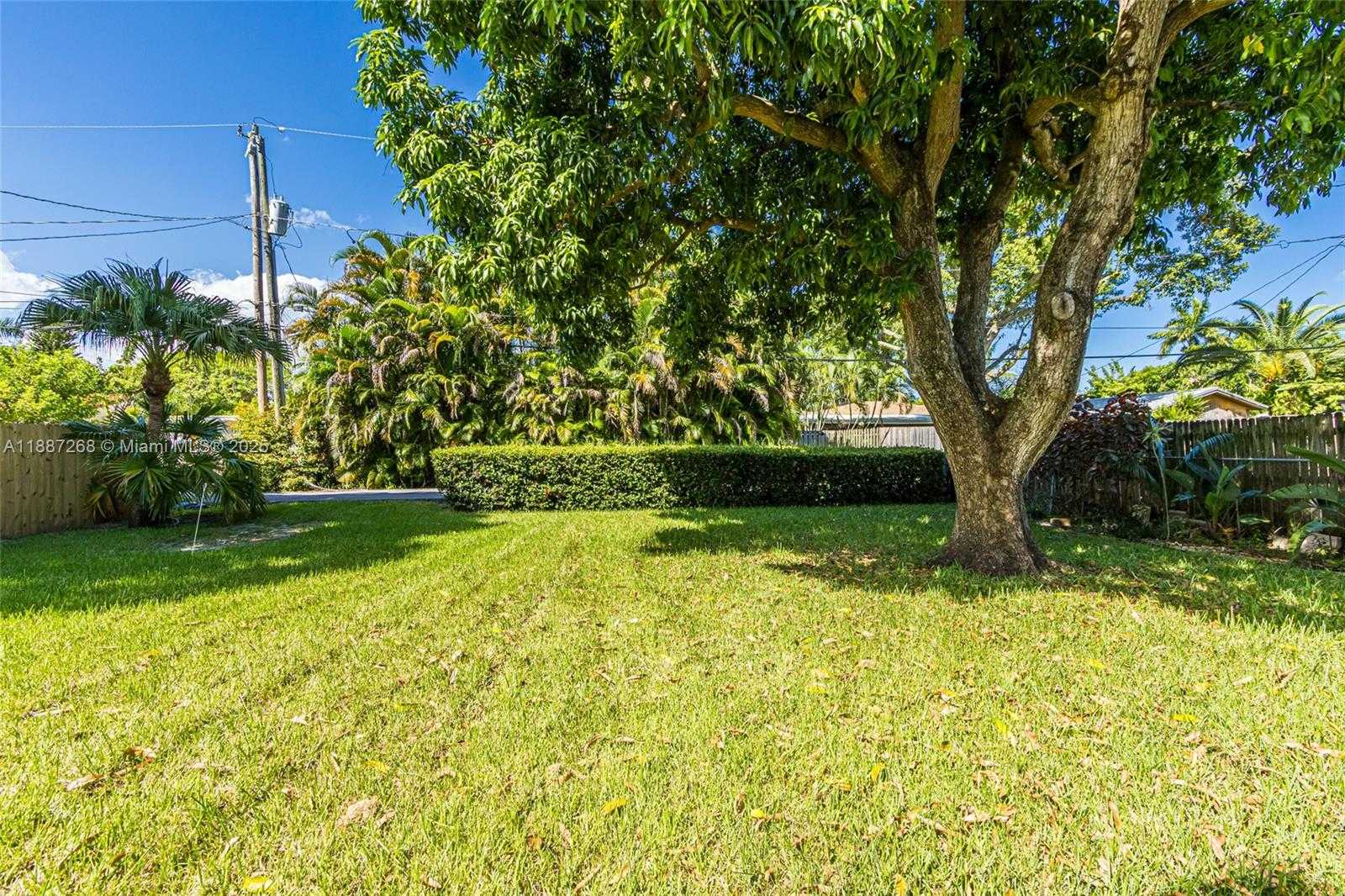 Small Image of 1431 WILEY ST, Hollywood Number 5