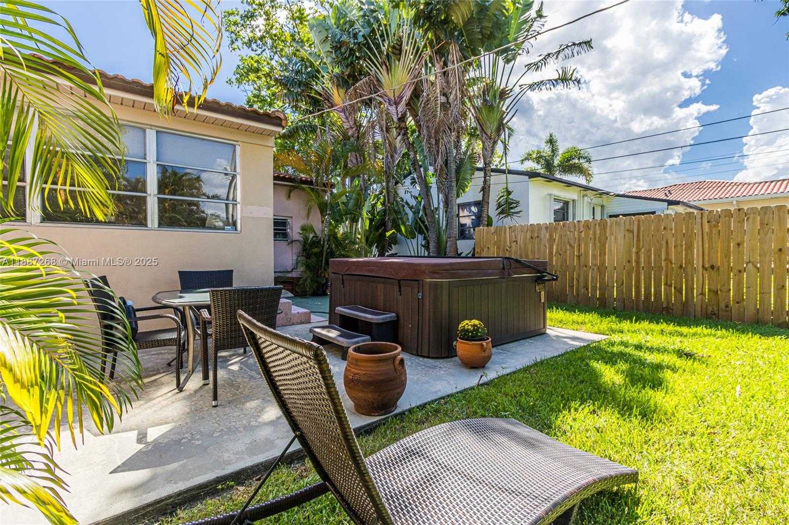 Small Image of 1431 WILEY ST, Hollywood Number 6
