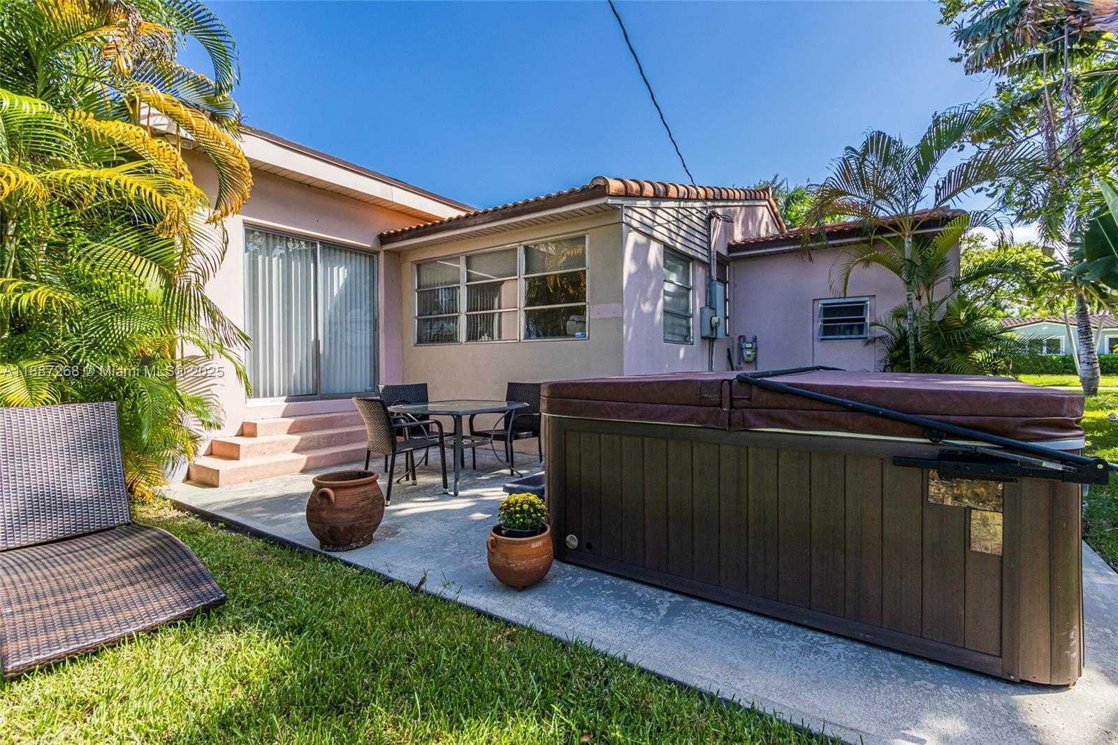 Small Image of 1431 WILEY ST, Hollywood Number 7