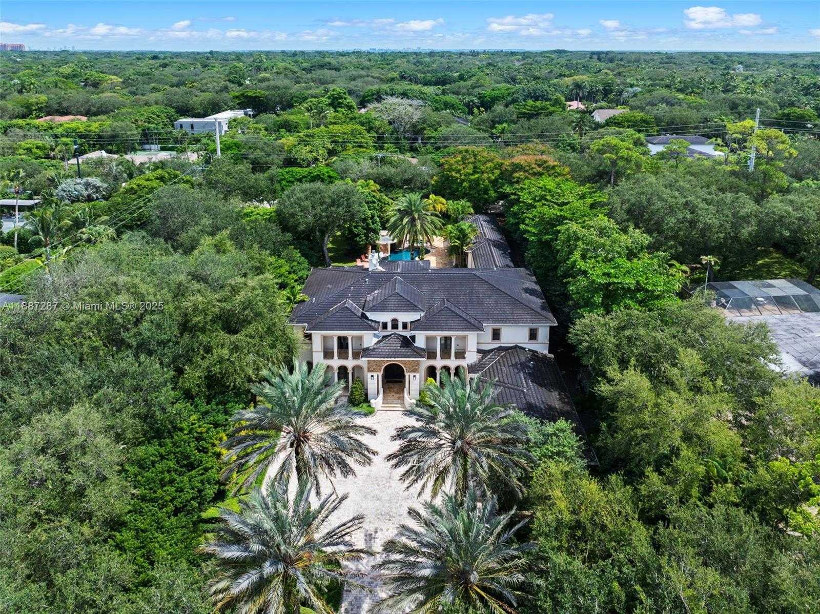 Small Image of 9601 SOUTH WEST 60 CT, Pinecrest Number 3