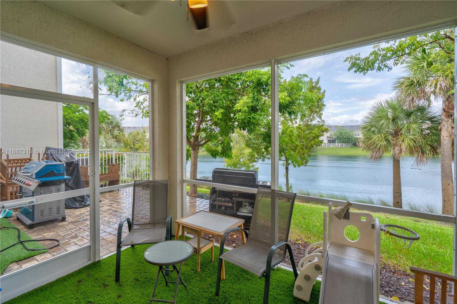 Small Image of 4955 EUCALYPTUS DR, Hollywood Number 13