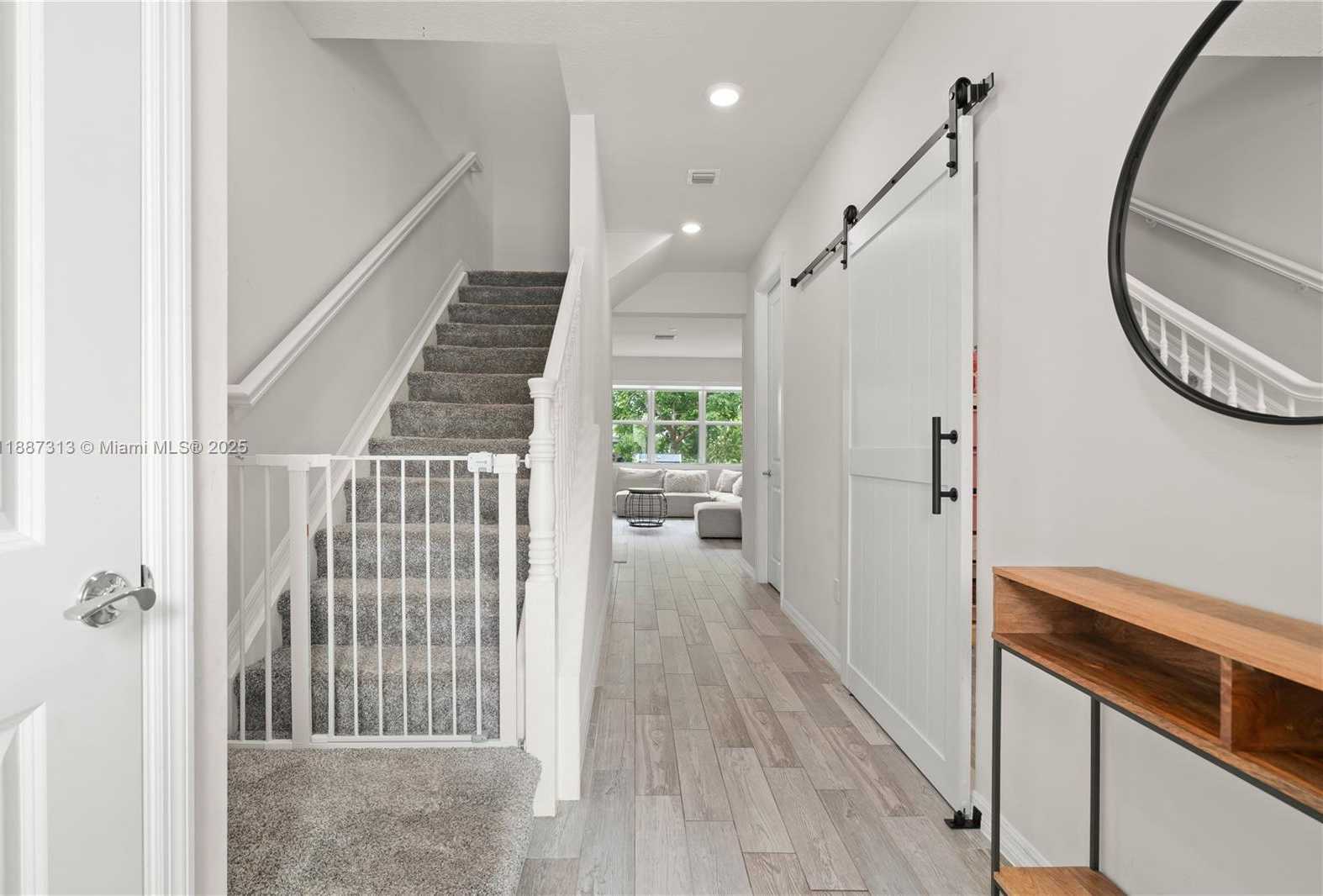 Small Image of 4955 EUCALYPTUS DR, Hollywood Number 16