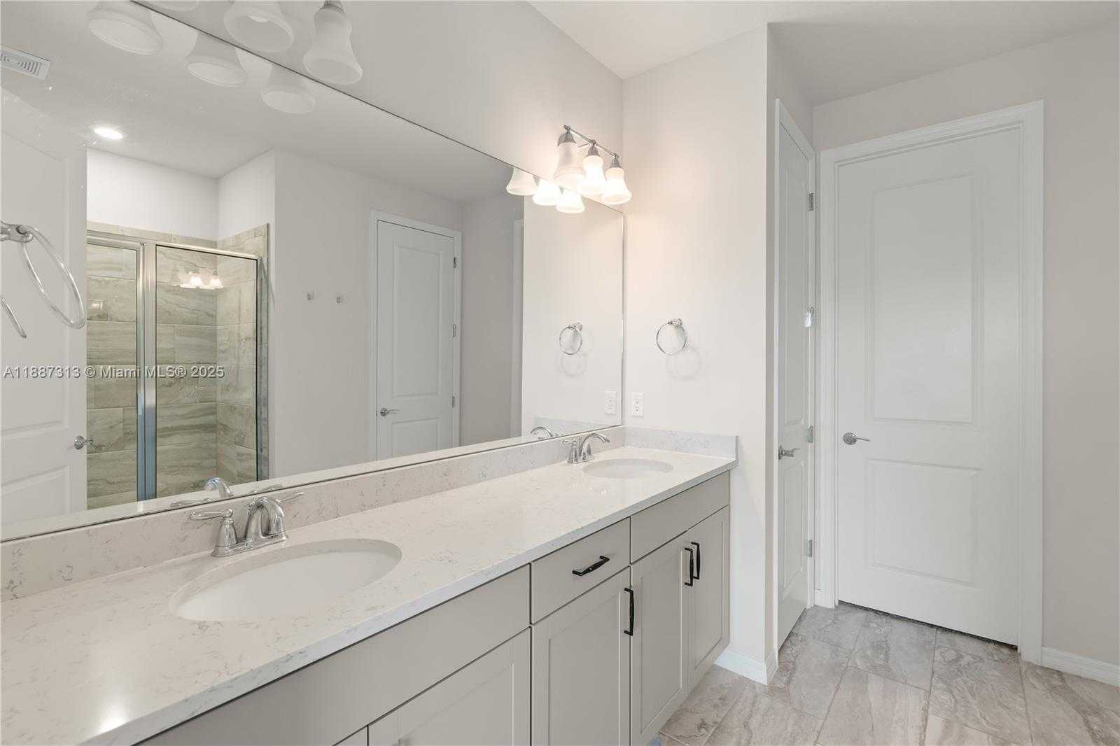 Small Image of 4955 EUCALYPTUS DR, Hollywood Number 23