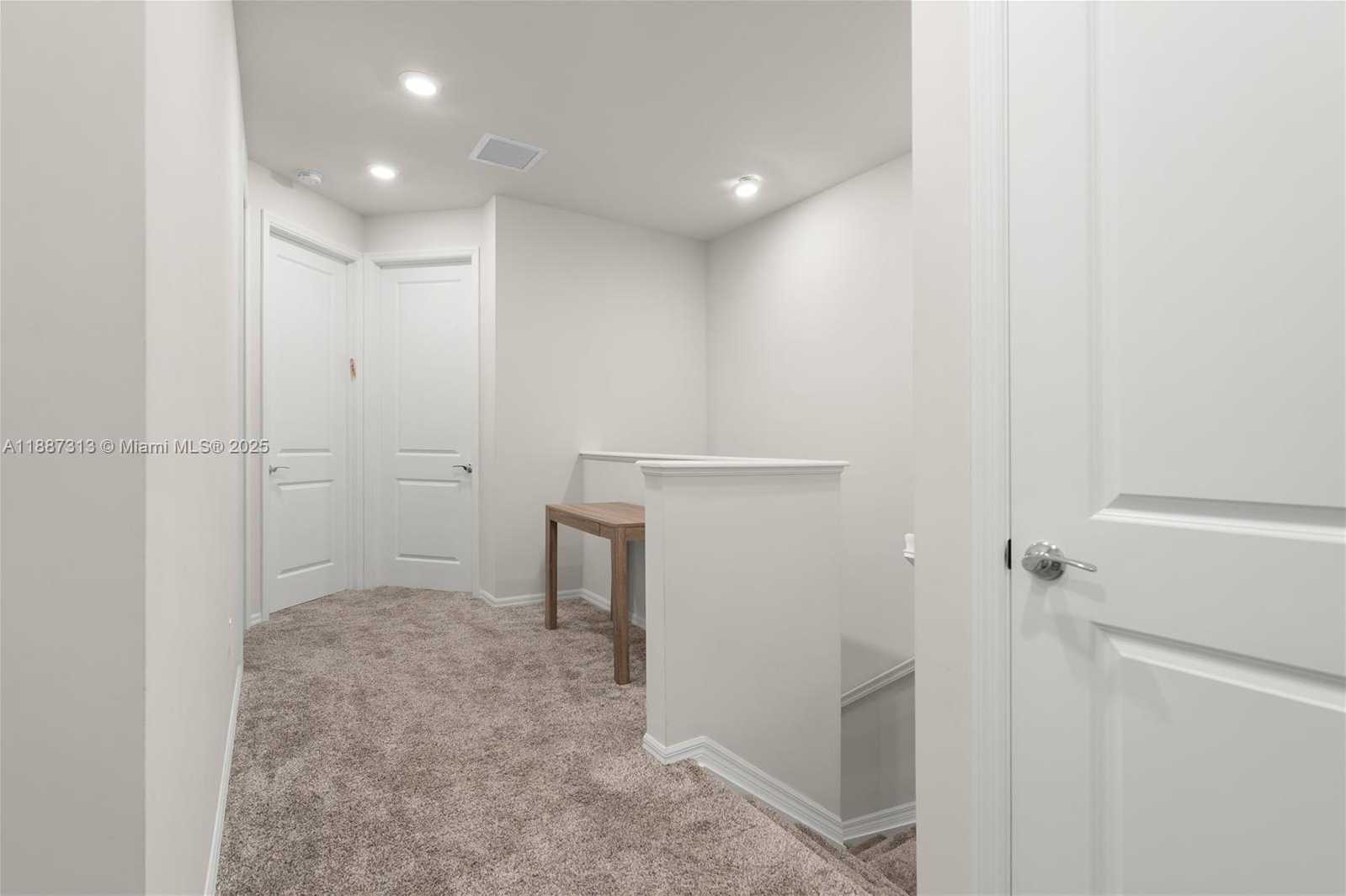 Small Image of 4955 EUCALYPTUS DR, Hollywood Number 28