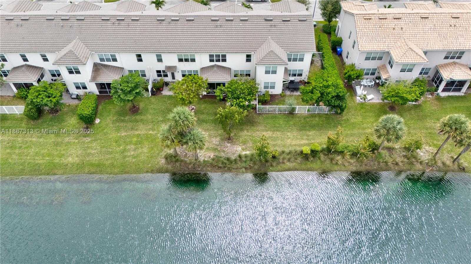 Small Image of 4955 EUCALYPTUS DR, Hollywood Number 34