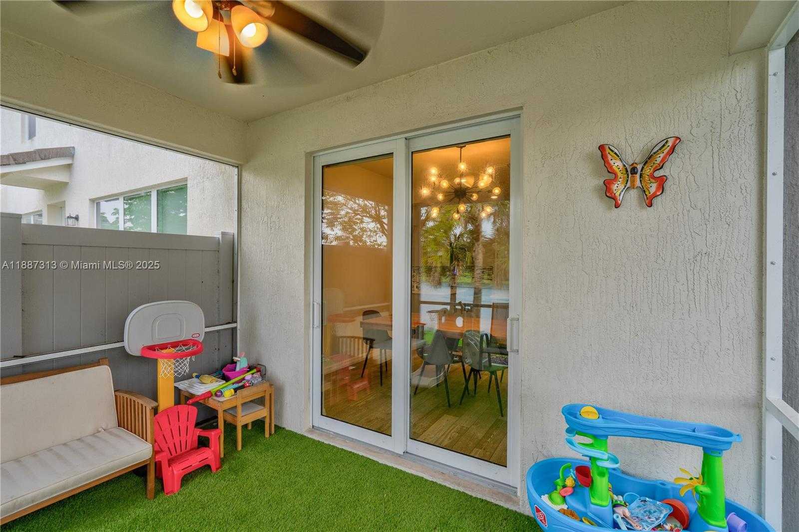 Small Image of 4955 EUCALYPTUS DR, Hollywood Number 36