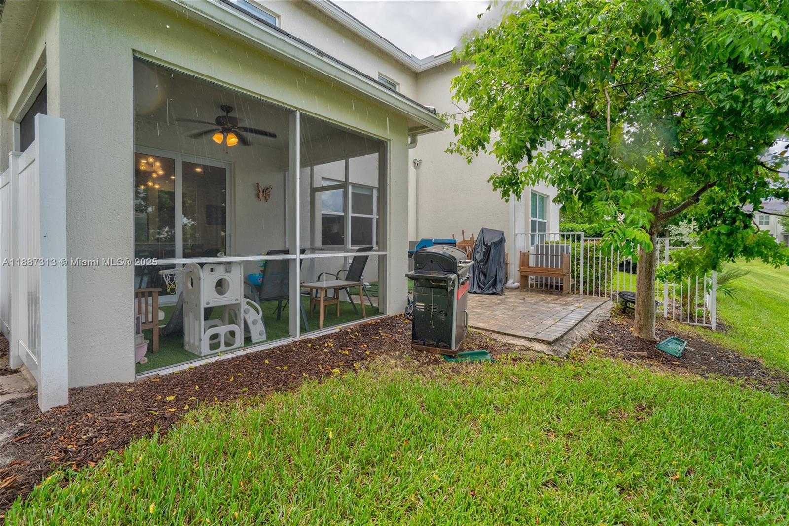 Small Image of 4955 EUCALYPTUS DR, Hollywood Number 37