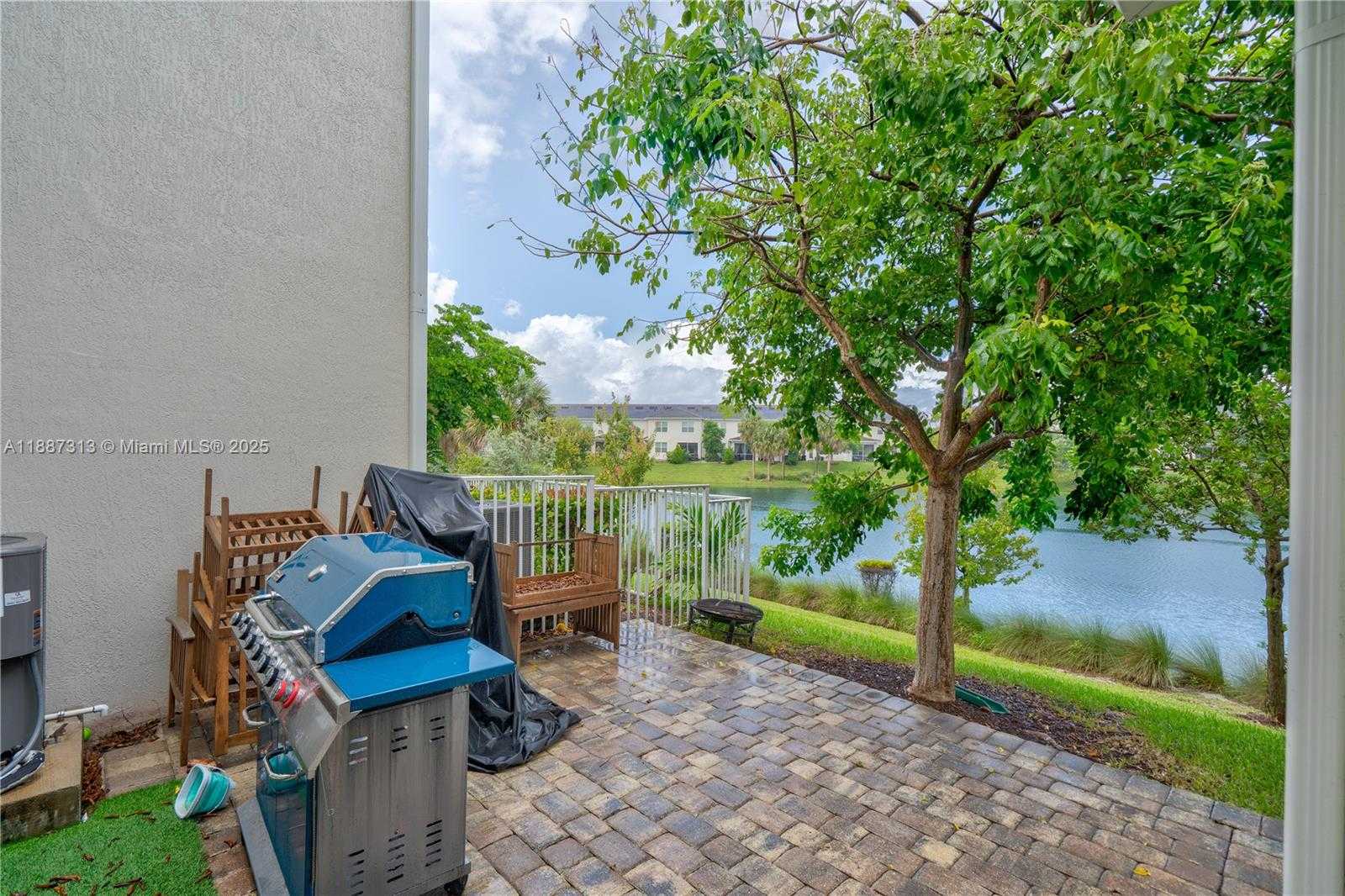 Small Image of 4955 EUCALYPTUS DR, Hollywood Number 39
