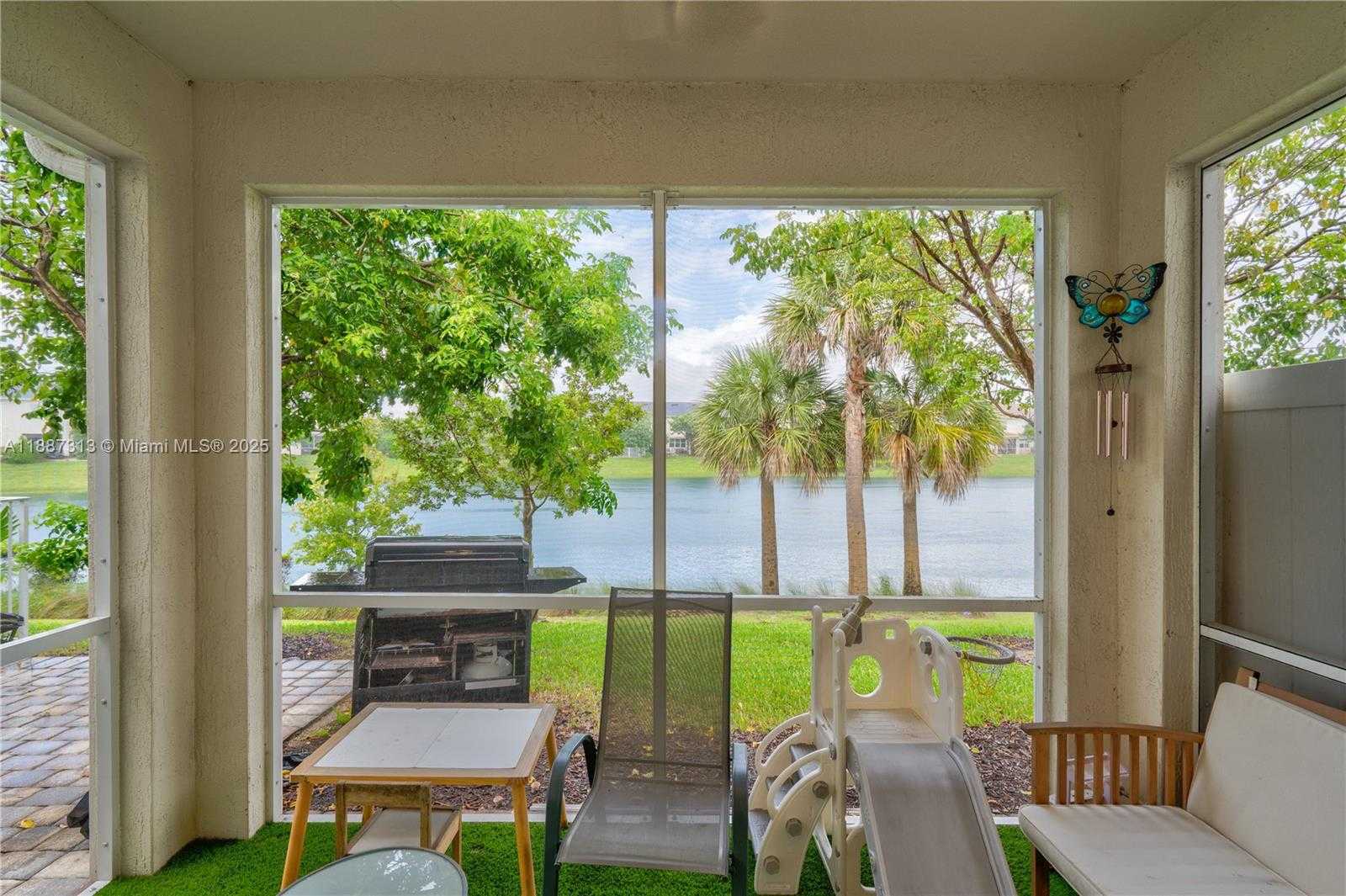Small Image of 4955 EUCALYPTUS DR, Hollywood Number 5