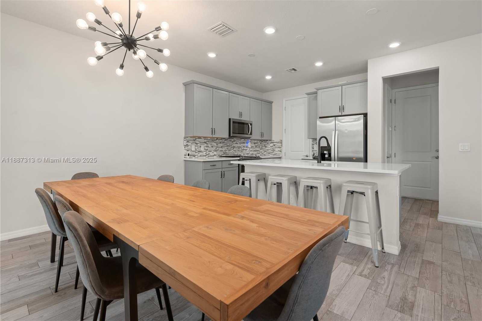 Small Image of 4955 EUCALYPTUS DR, Hollywood Number 9
