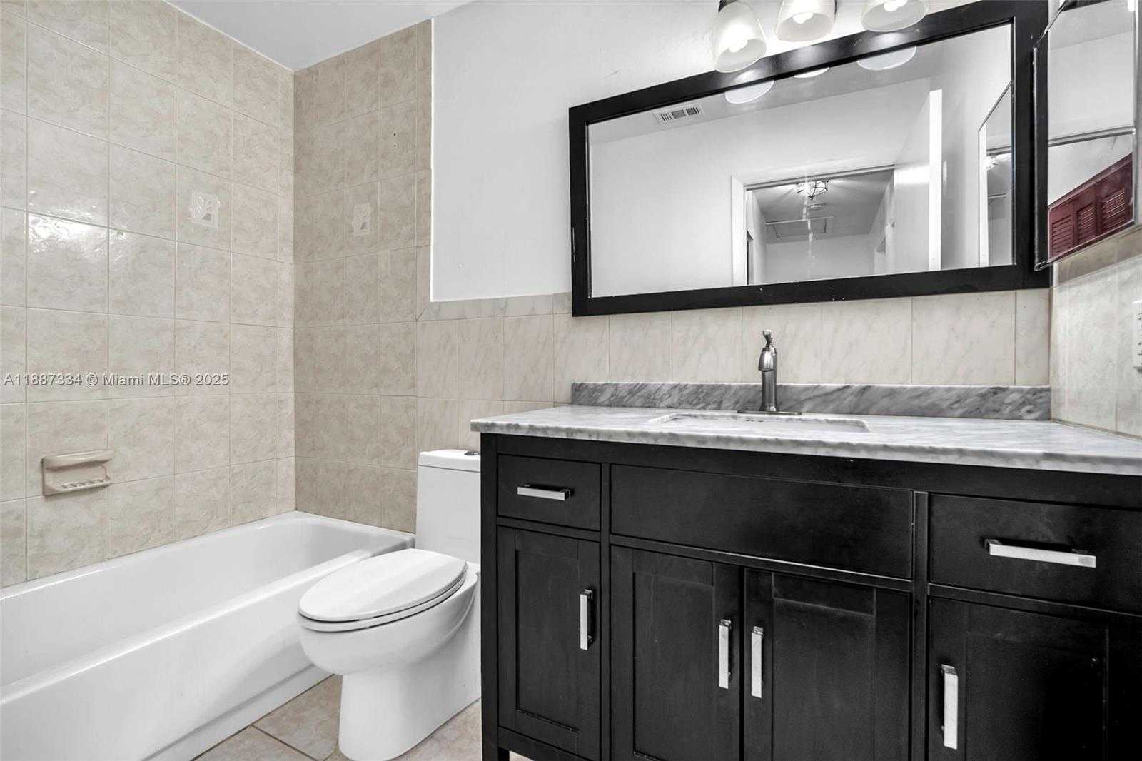 Small Image of 10741 NORTH SARATOGA DR, Cooper City Number 11