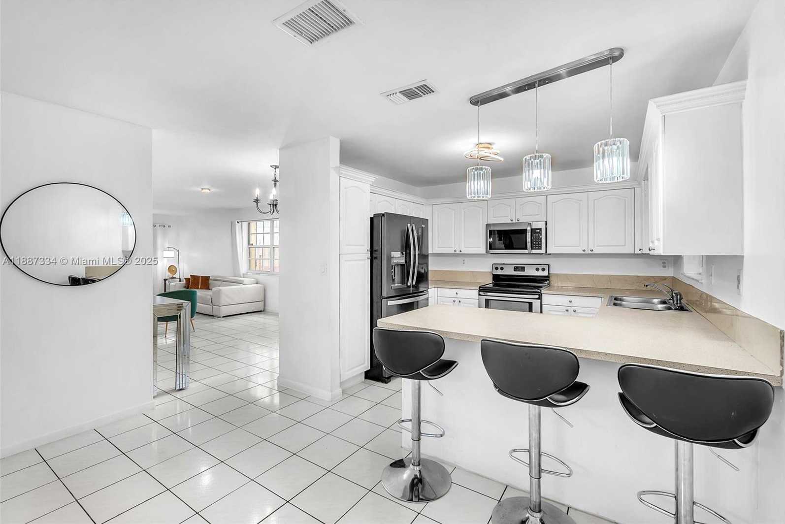 Small Image of 10741 NORTH SARATOGA DR, Cooper City Number 17