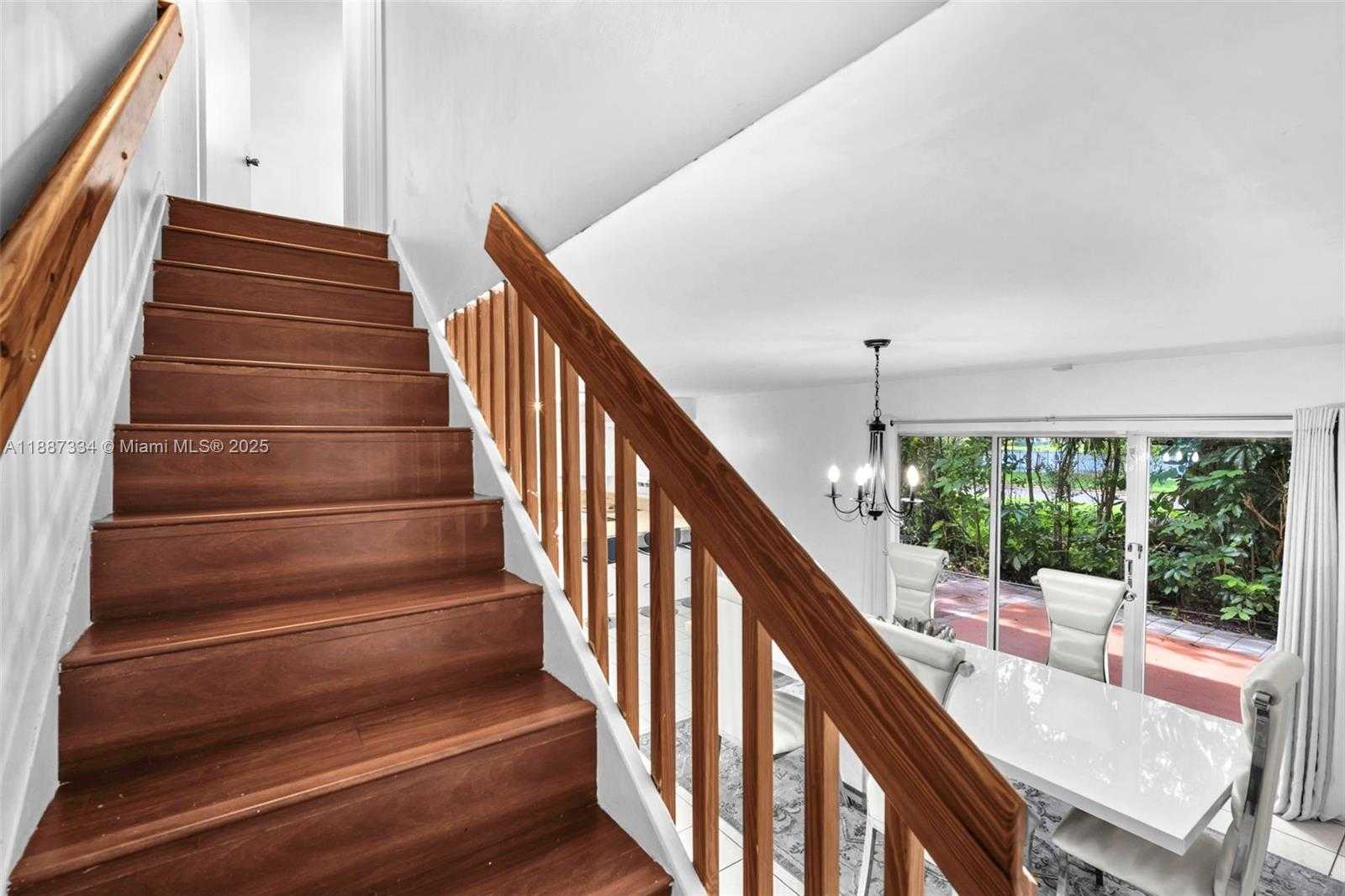 Small Image of 10741 NORTH SARATOGA DR, Cooper City Number 20
