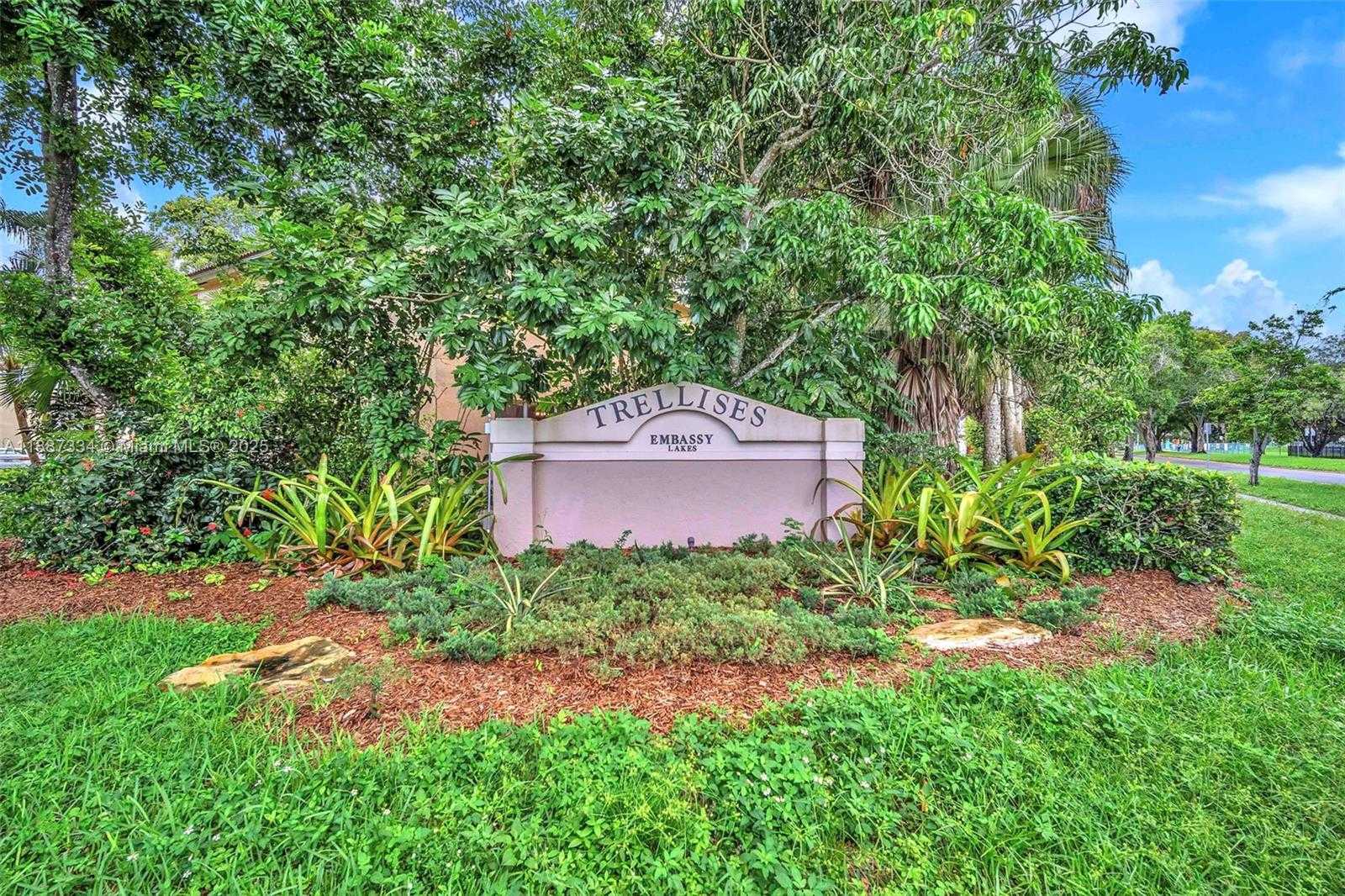 Small Image of 10741 NORTH SARATOGA DR, Cooper City Number 22
