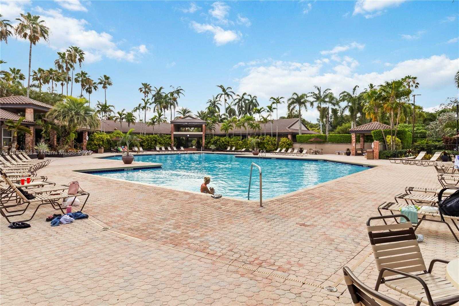 Small Image of 10741 NORTH SARATOGA DR, Cooper City Number 27