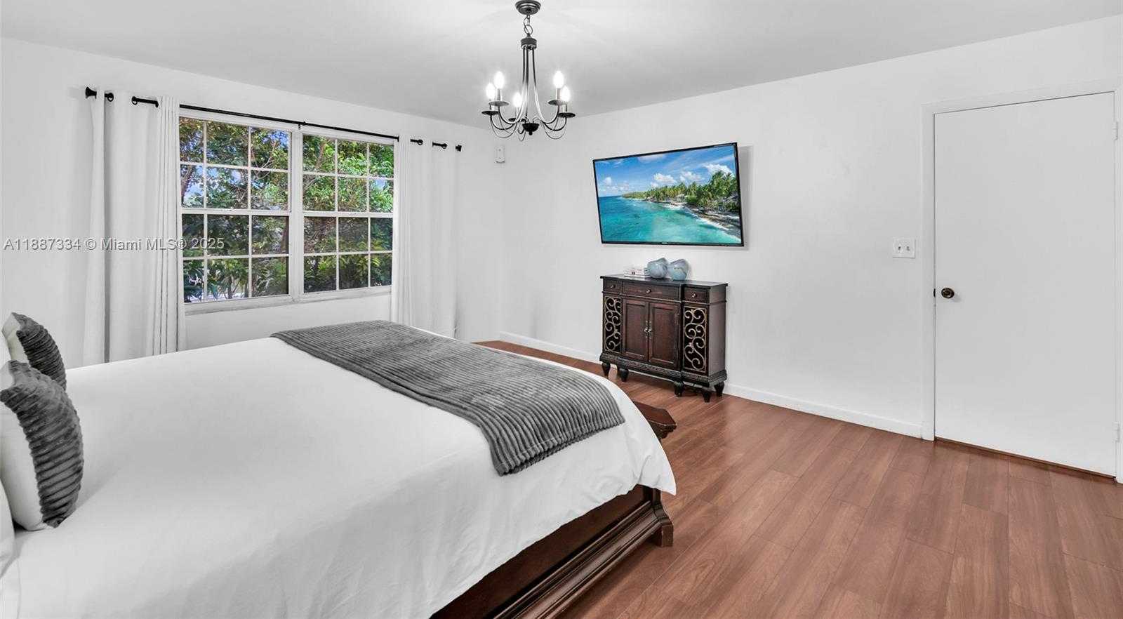 Small Image of 10741 NORTH SARATOGA DR, Cooper City Number 8