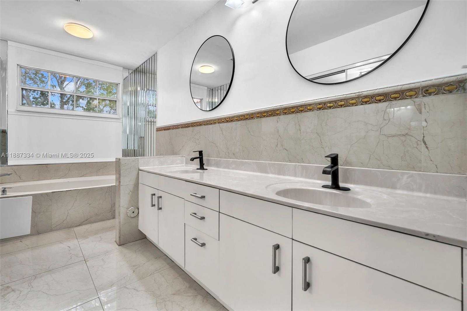 Small Image of 10741 NORTH SARATOGA DR, Cooper City Number 9