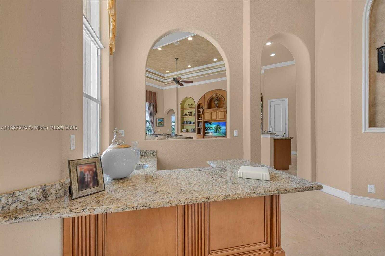 Small Image of 3250 WEST STONEBROOK CIR, Davie Number 18