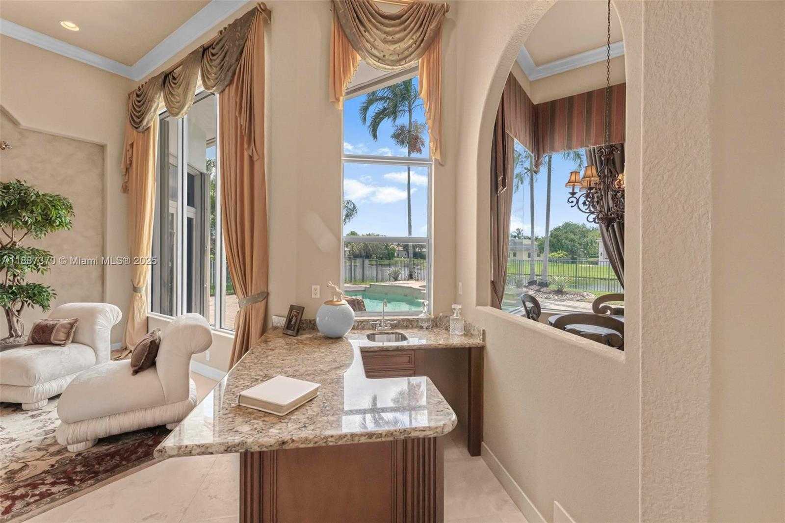Small Image of 3250 WEST STONEBROOK CIR, Davie Number 19