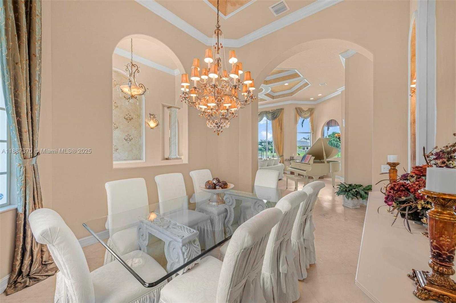 Small Image of 3250 WEST STONEBROOK CIR, Davie Number 21